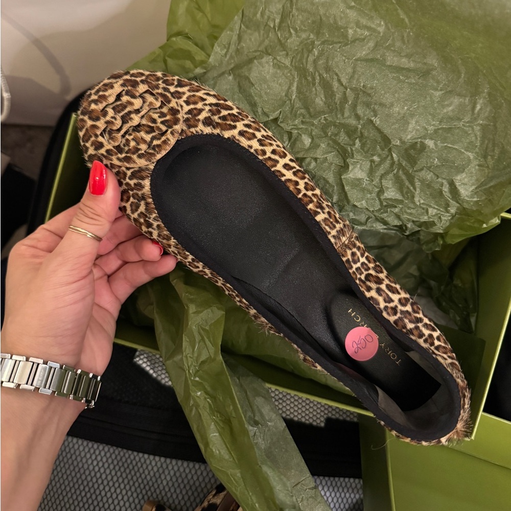 Tory Burch Reva Leopard Print Ballet Flats - Picture 2 of 7
